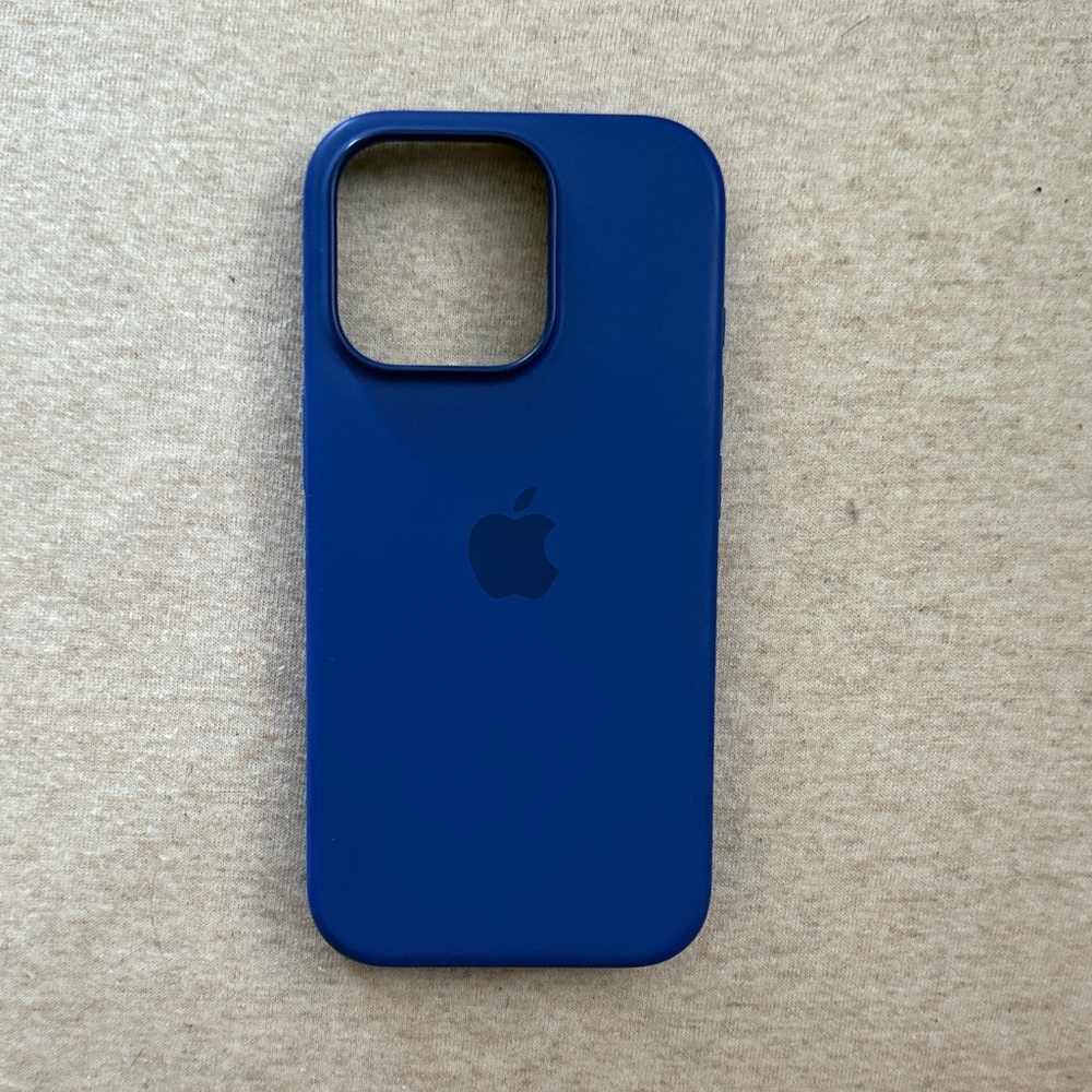 Apple iPhone 16 Pro Ultramarine iPhone Case